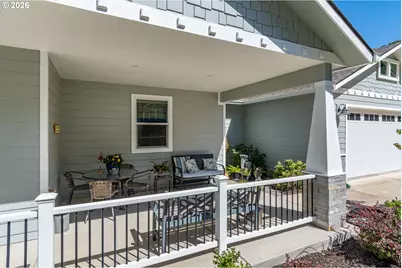 1788 NE Reagan Dr, Roseburg, OR 97470 - Photo 2
