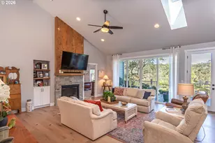 1788 NE Reagan Dr, Roseburg, OR 97470 - Photo 6