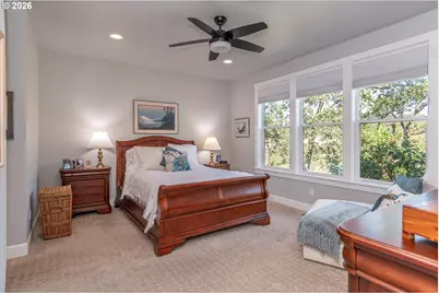 1788 NE Reagan Dr, Roseburg, OR 97470 - Photo 8