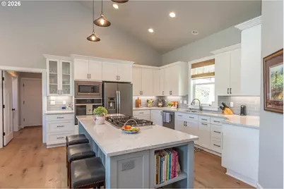 1788 NE Reagan Dr, Roseburg, OR 97470 - Photo 22