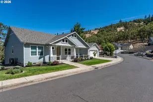 1788 NE Reagan Dr, Roseburg, OR 97470 - Photo 48