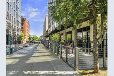 1400 NW Irving St #621, Portland, OR 97209 - Photo 2