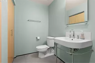 1400 NW Irving St, Portland, OR 97209 - Photo 28