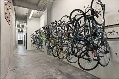 1400 NW Irving St #621, Portland, OR 97209 - Photo 32