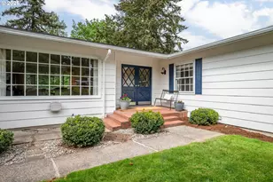 303 E Cedar Ln, Longview, WA 98632 - Photo 2