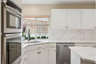 15579 SW 76th Ave, Portland, OR 97224 - Photo 12