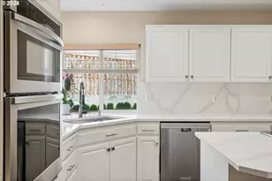 15579 SW 76th Ave, Portland, OR 97224 - Photo 12