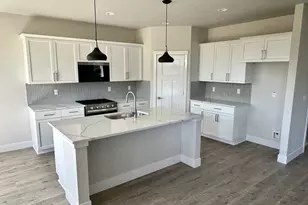 13871 SW 175th Ave, Tigard, OR 97140 - Photo 2