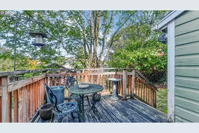 715 9th St, Oregon City, OR 97045 - Photo 32