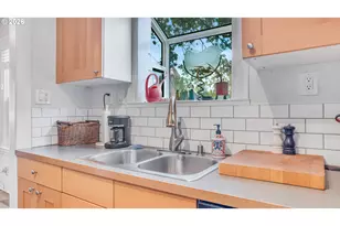 715 9th St, Oregon City, OR 97045 - Photo 16