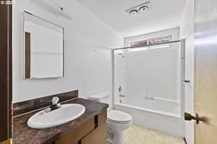 190 N Vernon St, Coquille, OR 97423 - Photo 8