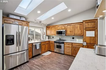 8915 NE 28th Pl, Vancouver, WA 98665 - Photo 16