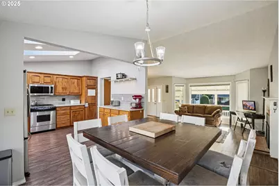 8915 NE 28th Pl, Vancouver, WA 98665 - Photo 14