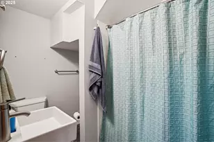 8915 NE 28th Pl, Vancouver, WA 98665 - Photo 36