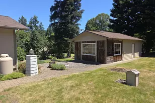 3413 Wild River Dr, Roseburg, OR 97470 - Photo 4