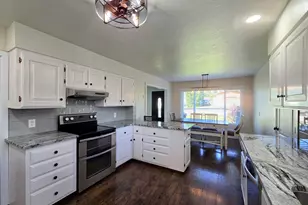 346 Del Norte Ln, Brookings, OR 97415 - Photo 8