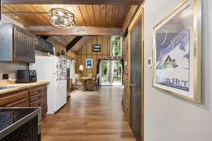 21423 E Meadow Crest Dr, Rhododendron, OR 97049 - Photo 10