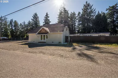 68964 Wildwood Rd, North Bend, OR 97459 - Photo 6