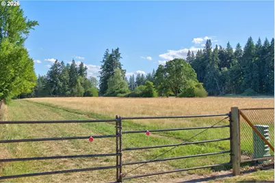 21986 Laurel Ave, Aurora, OR 97002 - Photo 36