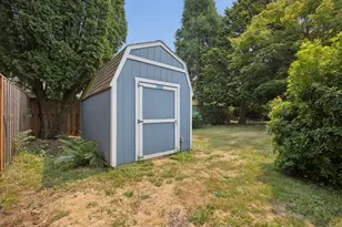 1712 SW Hensley Rd, Troutdale, OR 97060 - Photo 34