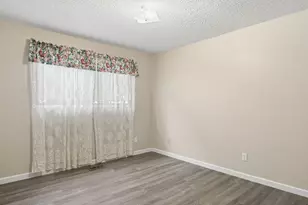 1712 SW Hensley Rd, Troutdale, OR 97060 - Photo 16