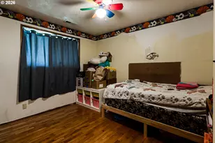 930 25th Pl, Springfield, OR 97477 - Photo 14