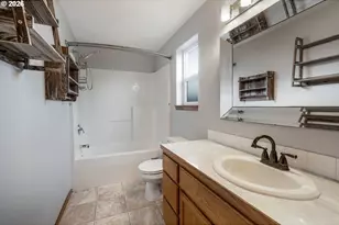 959 W 17th Ave, Junction City, OR 97448 - Photo 22