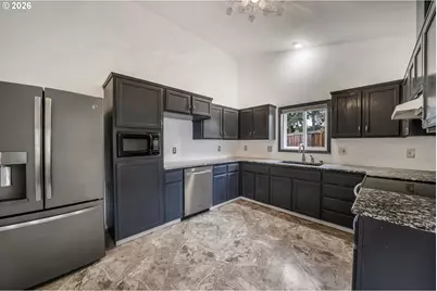 959 W 17th Ave, Junction City, OR 97448 - Photo 12