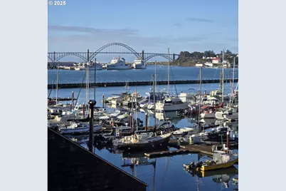 1000 SE Bay Blvd #404, Newport, OR 97365 - Photo 2