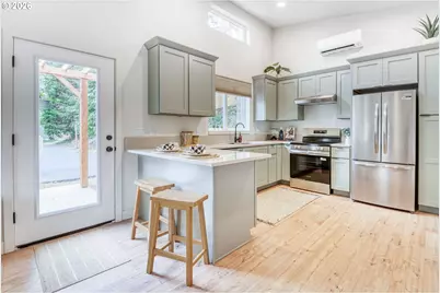 810 SE Beaver St, Toledo, OR 97391 - Photo 6