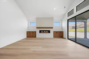803 N V St, Washougal, WA 98671 - Photo 6