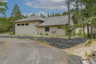 747 Pacific Dunes Dr, North Bend, OR 97459 - Photo 36