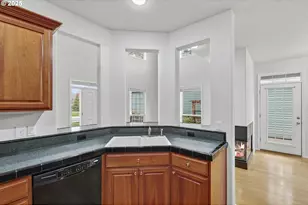 1202 NE Parks Edge Cir, Hillsboro, OR 97124 - Photo 12