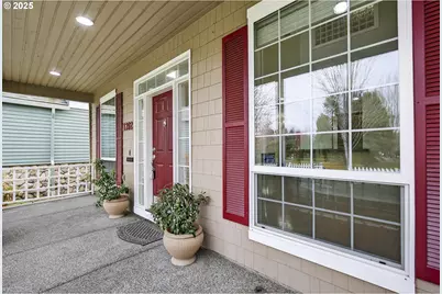 1202 NE Parks Edge Cir, Hillsboro, OR 97124 - Photo 2