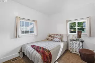 370 24th St, Salem, OR 97301 - Photo 12