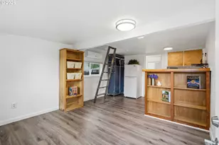370 24th St, Salem, OR 97301 - Photo 10