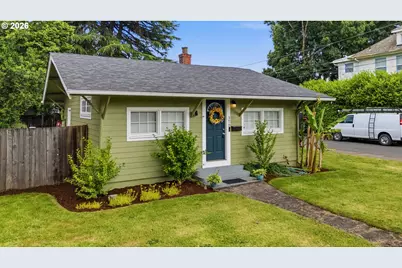370 24th St, Salem, OR 97301 - Photo 1