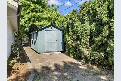 4698 Happy Dr NE, Salem, OR 97305 - Photo 32