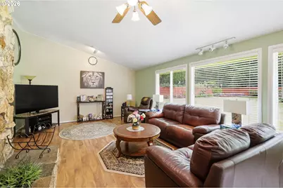 41720 Madrone St, Springfield, OR 97478 - Photo 6