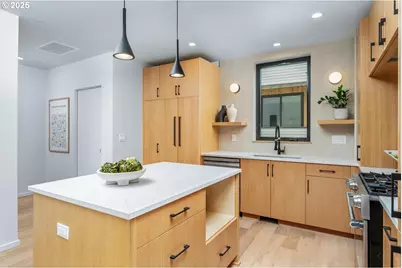 4625 N Campbell Ave, Portland, OR 97206 - Photo 8