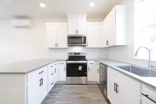 14722 SE Powell Blvd, Portland, OR 97236 - Photo 8