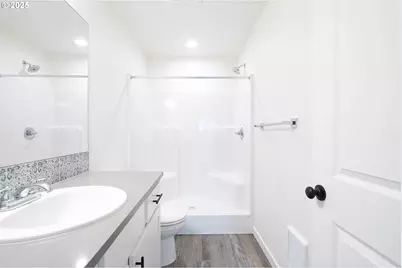 14722 SE Powell Blvd, Portland, OR 97236 - Photo 12