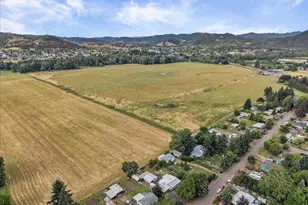 224 5th St, Dillard, OR 97432 - Photo 10