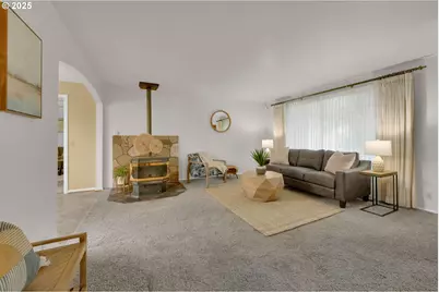 240 Dibblee Ln, Eugene, OR 97404 - Photo 6