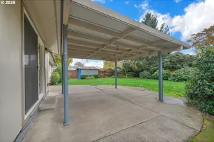 240 Dibblee Ln, Eugene, OR 97404 - Photo 36