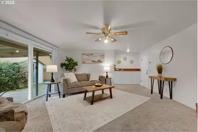 240 Dibblee Ln, Eugene, OR 97404 - Photo 18