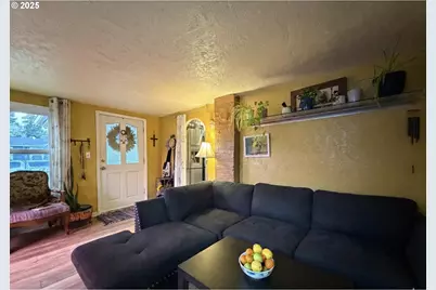 1018 7th St NW, Salem, OR 97304 - Photo 4