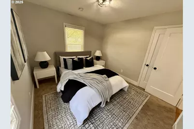 9036 SE Washington St, Portland, OR 97216 - Photo 14