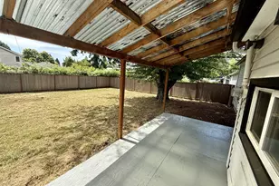 9036 SE Washington St, Portland, OR 97216 - Photo 16