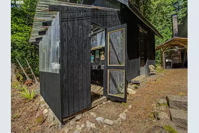 21323 E Parkway Ave, Rhododendron, OR 97049 - Photo 42